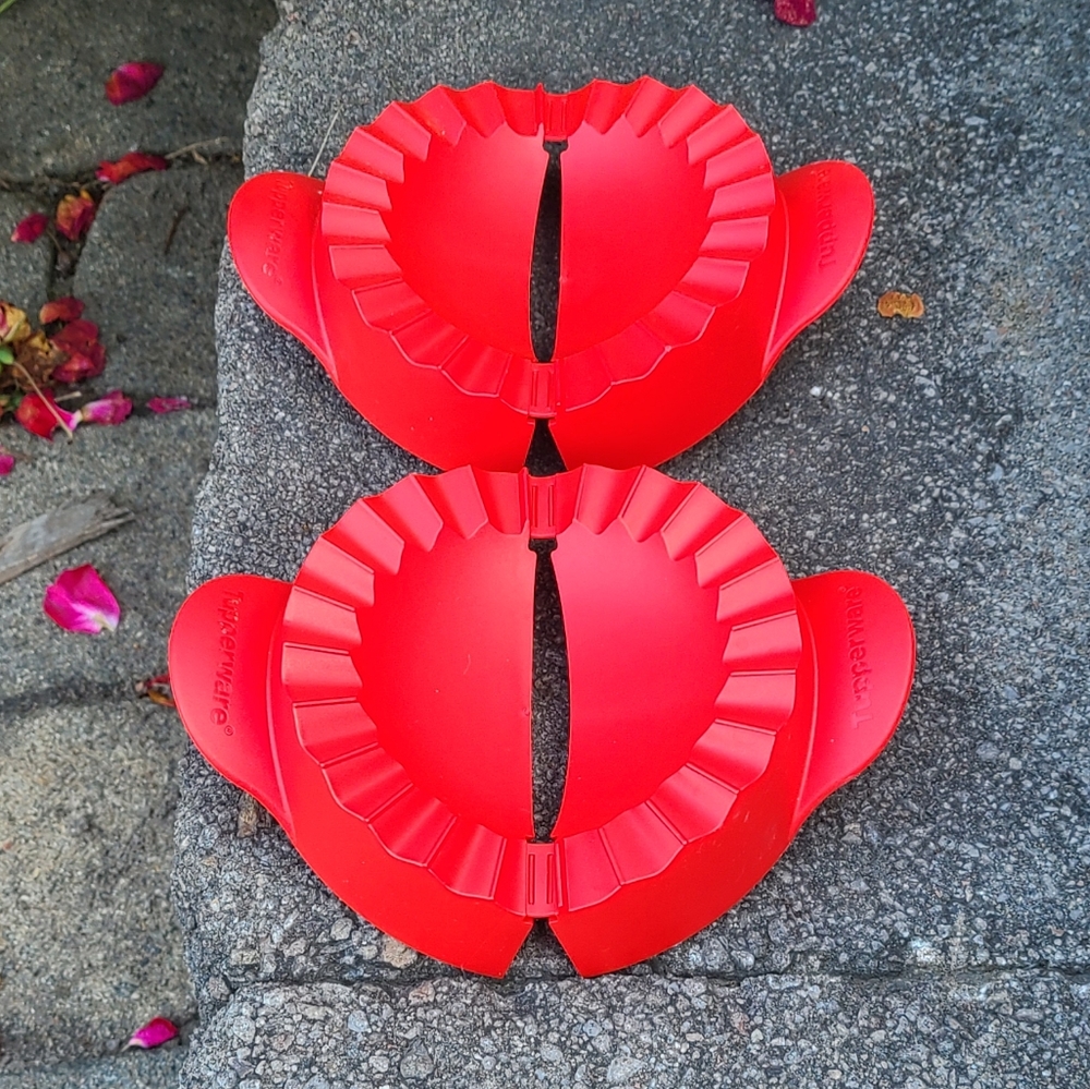 2 Tupperware Pastry Press